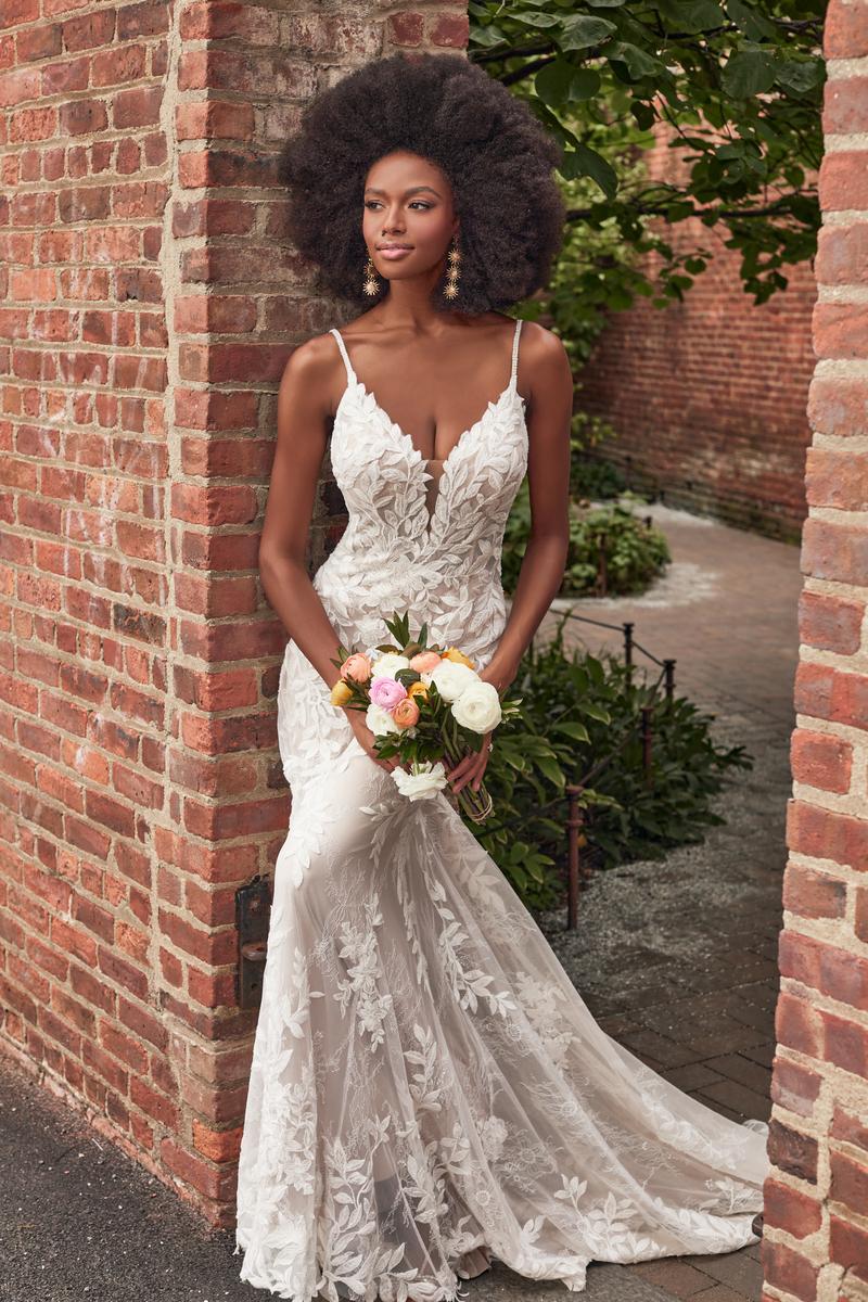 What are popular jordan wedding dress styles? See these stunning designs brides love now.