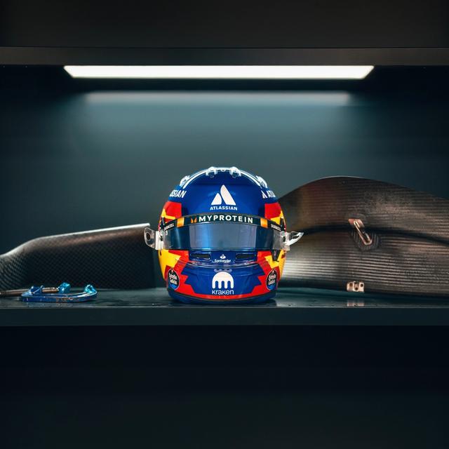 Did Carlos Sainz really use a Williams helmet? We explore the rumors and find out.