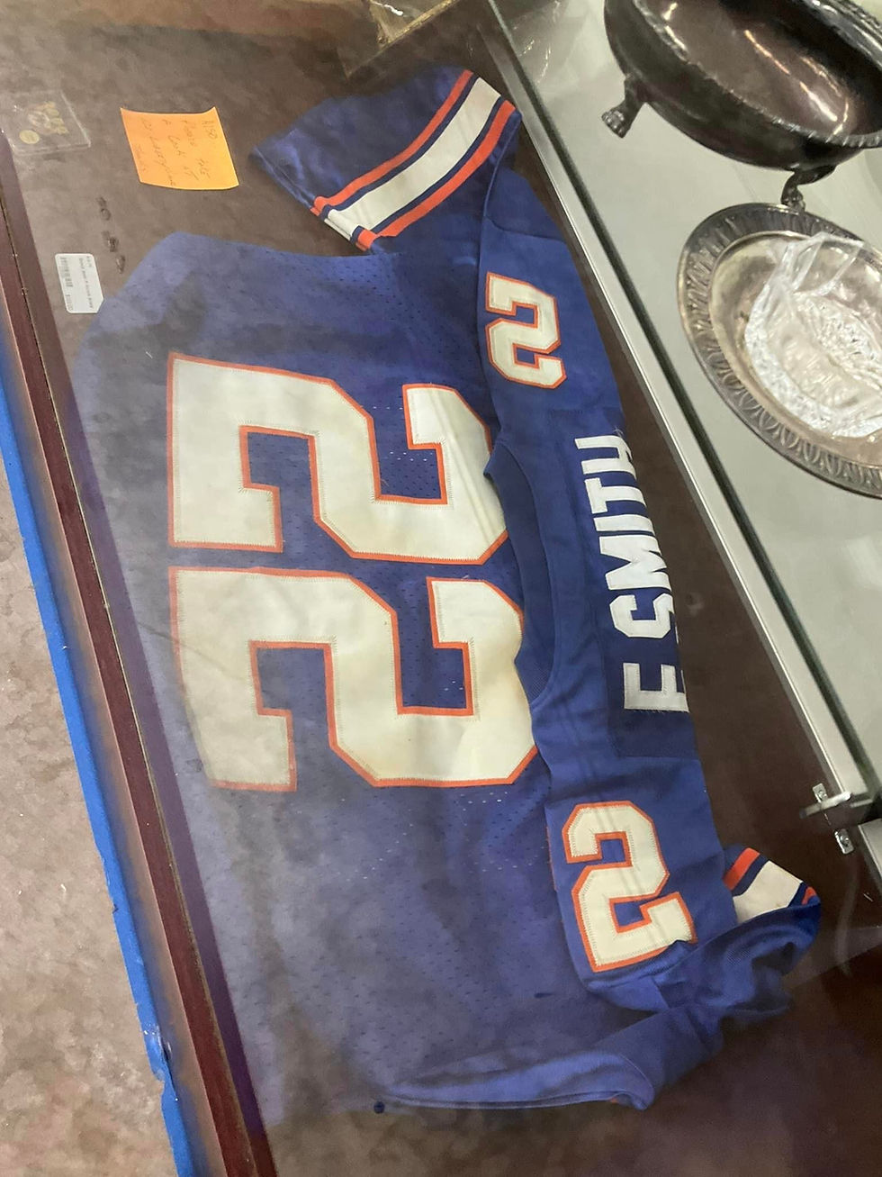 Which iconic jerseys are best for collectors? Expert advice on valuable sports memorabilia now.