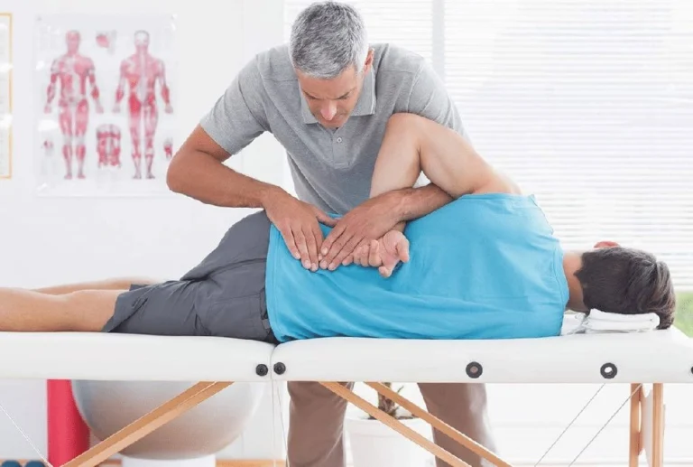 Is a chiropractor Sunday worth it? (Yes! Here are 3 reasons for weekend relief).