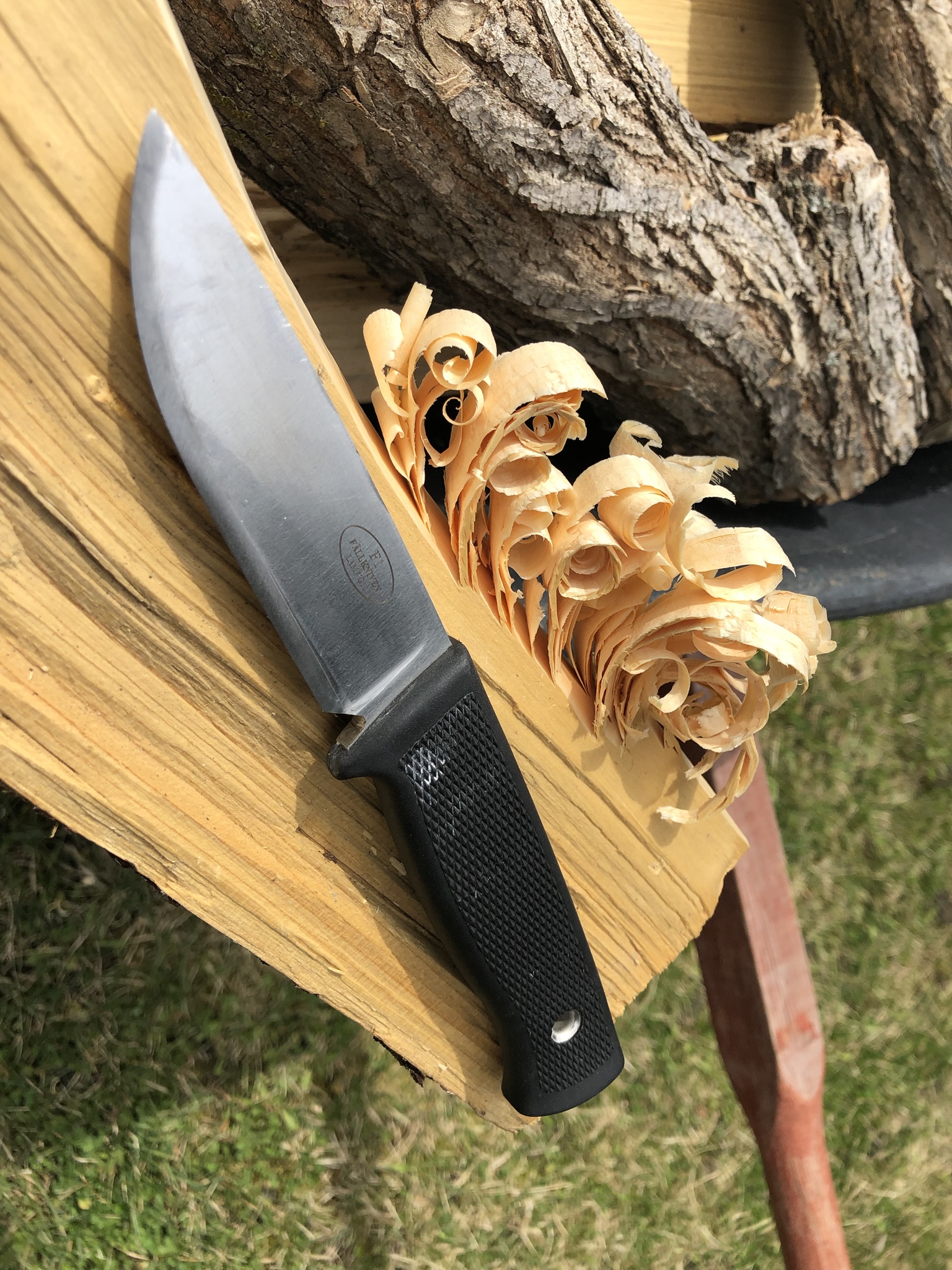 Is your Fallkniven F1 leather sheath getting old? Find out when it is time for a replacement.