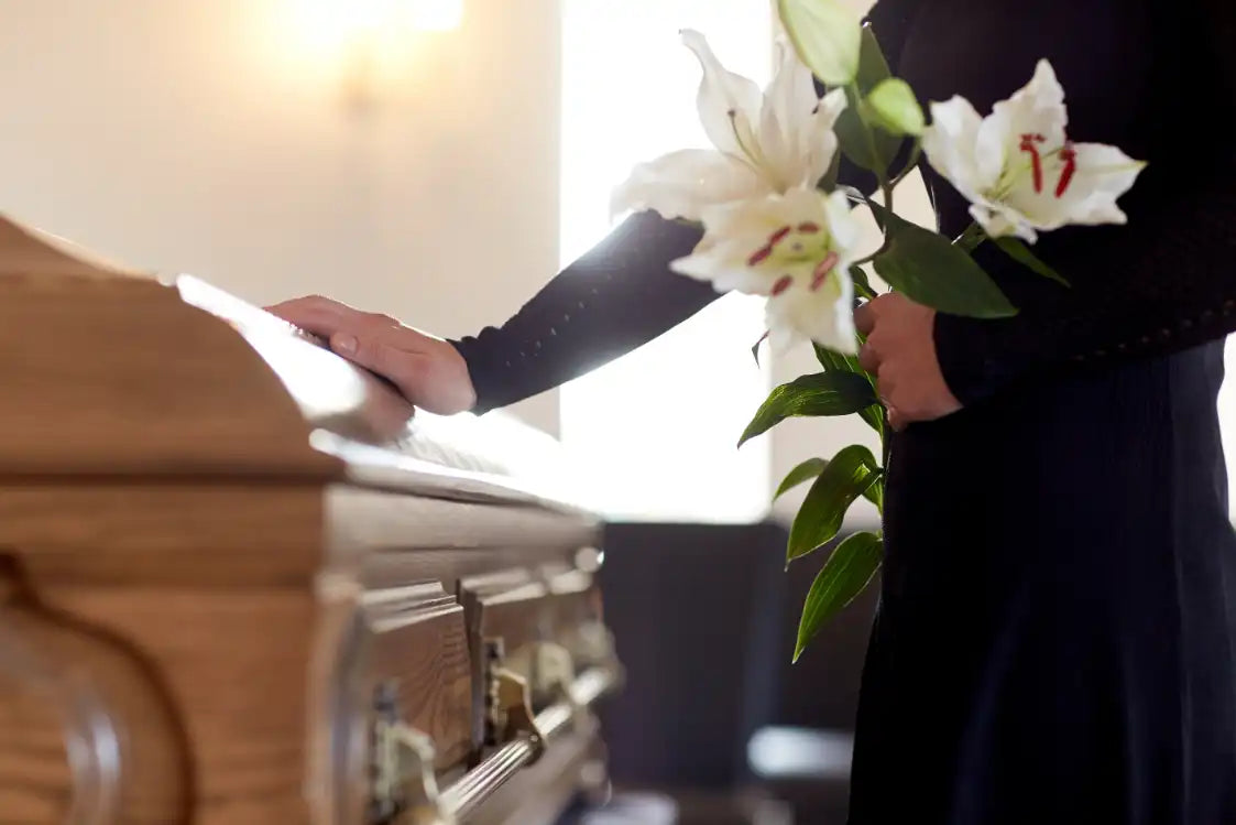 What is a close casket funeral and why might families choose this respectful option for their loved one?